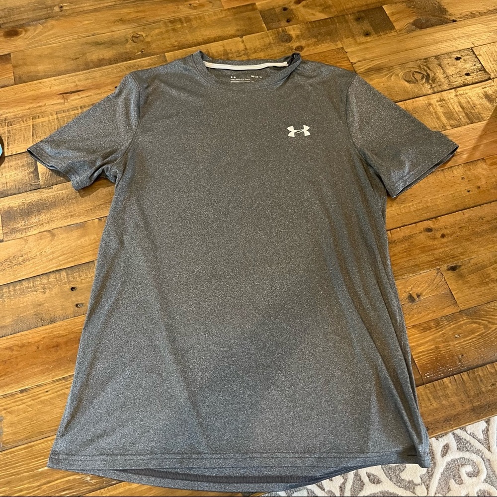 Under armpit grey dri fit shirt